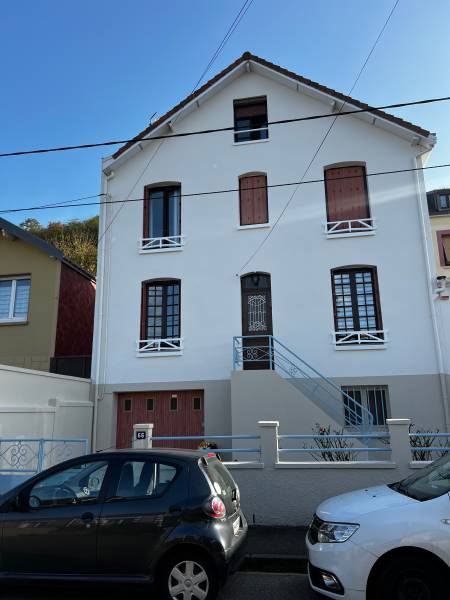 Ravalement de façade avant/après sur une maison à Harfleur